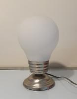 מנורת שולחן חלבית וינטג'