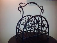 מתקן לעיתונים מברזל